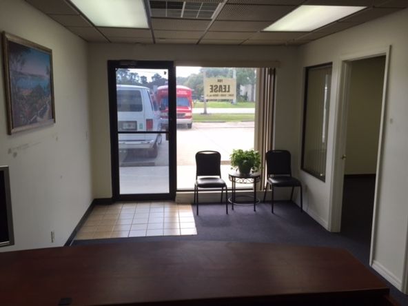 Freestanding Multi- Tenant Industrial / Flex Space : 550 Gus Hipp Blvd, Rockledge, FL 32955
